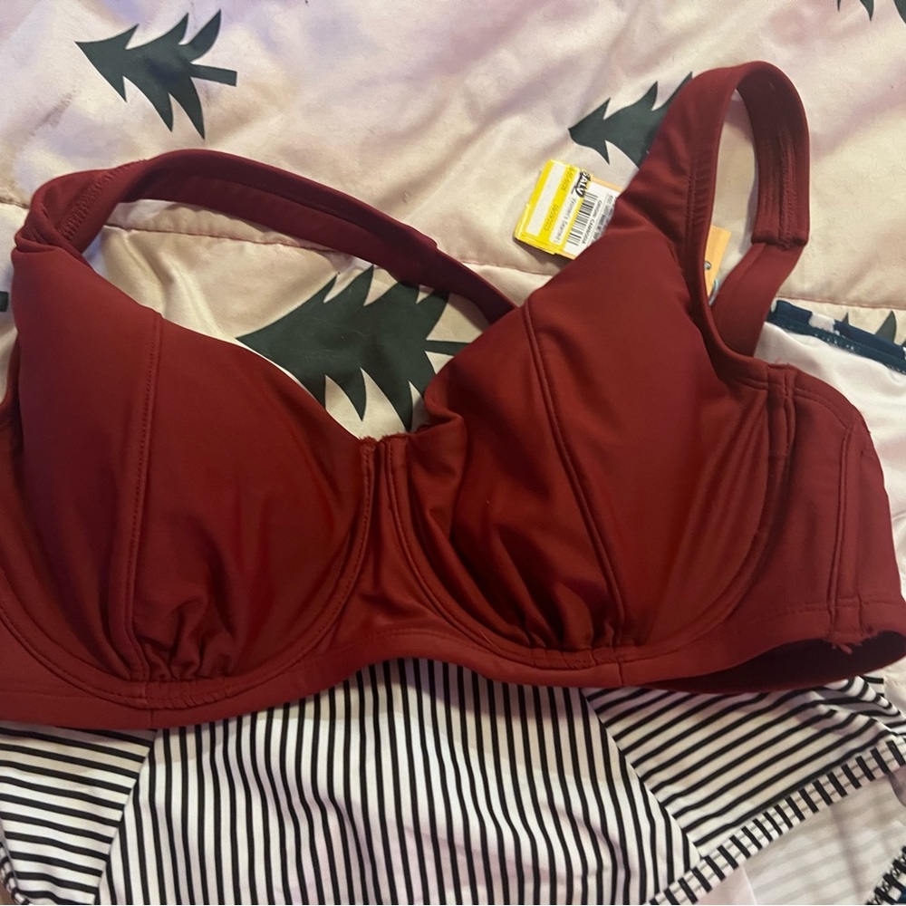 Burgundy bikini top 8 and medium black and white stripped high waisted bottoms - Picture 2 of 5